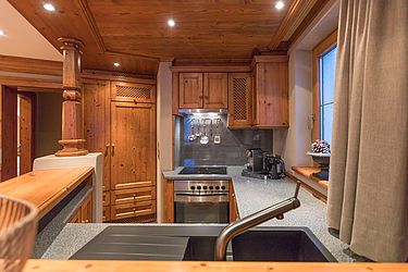 Large kitchen in the "MountainChalet Deluxe"